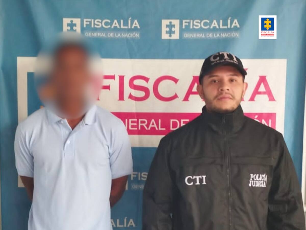 Auxiliar de la policía es investigado por el presunto abuso sexual una menor de 15 años