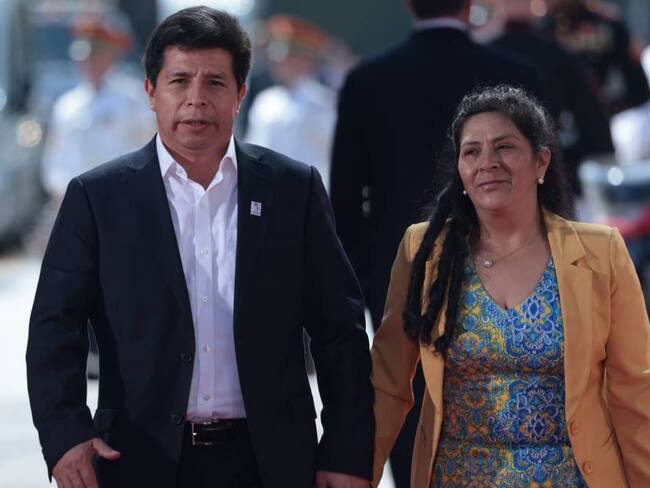 El presidente de Perú, Pedro Castillo (izq) y su esposa, Lilia Paredes Navarro (der).              Foto: Getty 