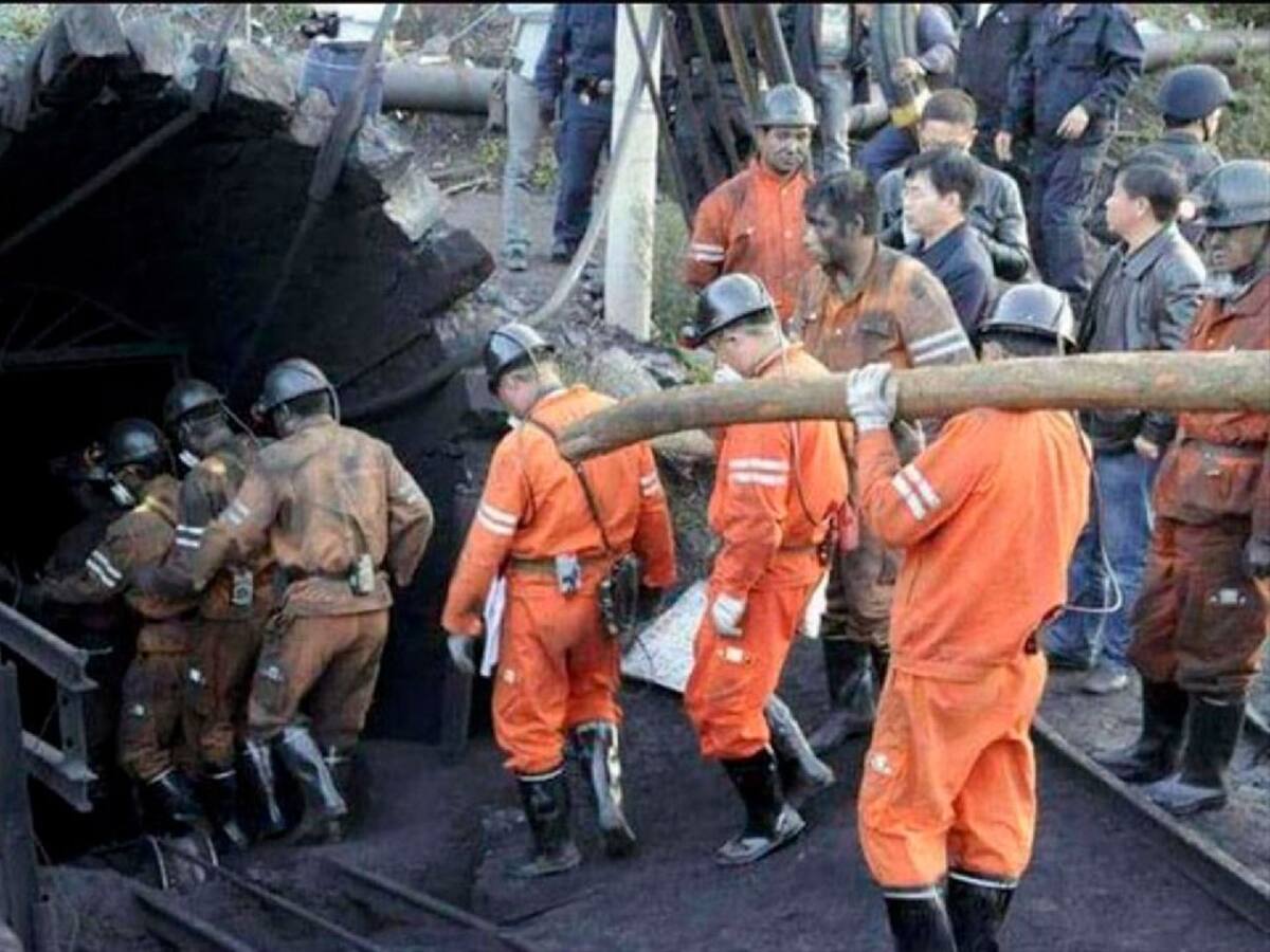 Cerca de 53 desaparecidos en el derrumbe de una mina en China