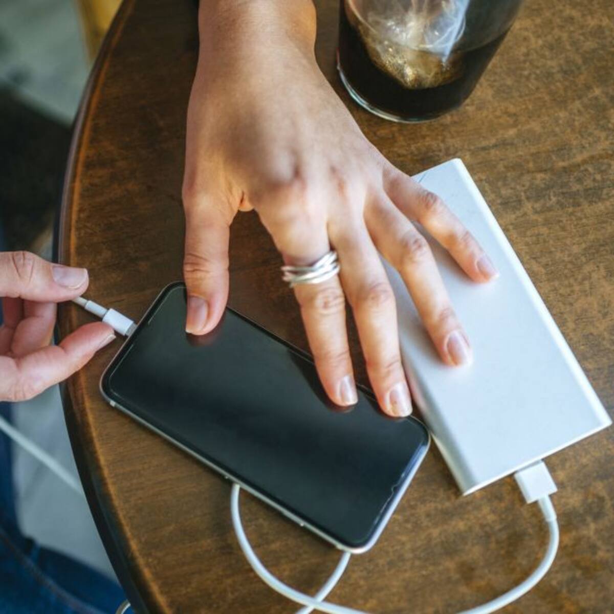 Consejos para cuidar el cable del cargador de su celular