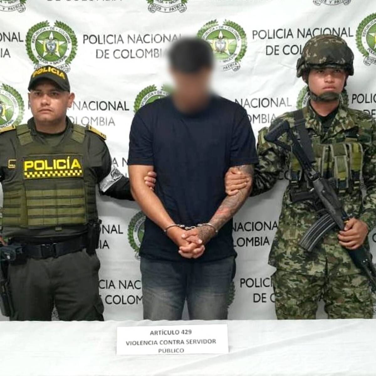 Hombre ebrio es acusado de golpear a su pareja, a la Policía y al Ejército en Guatapé