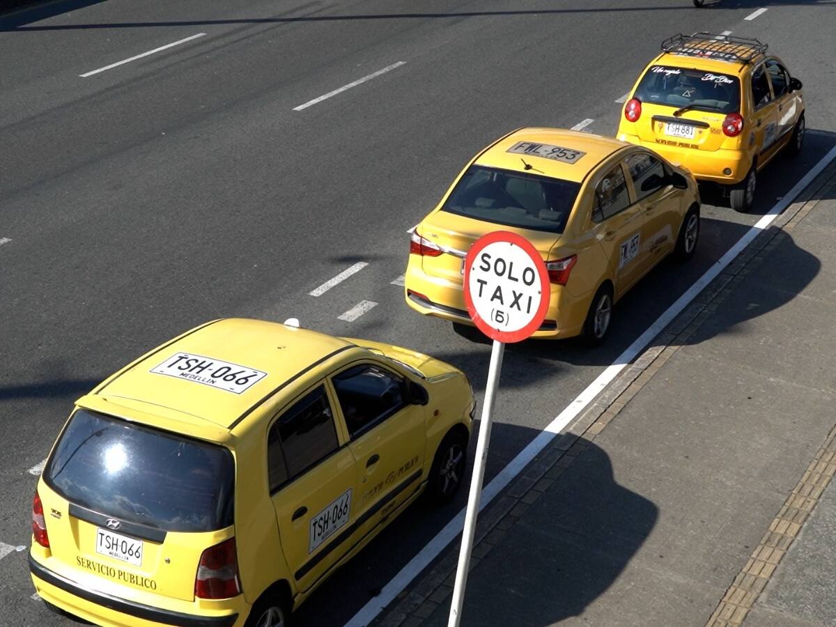 Gremio de taxistas en Duitama protestó por falta de control a plataformas de transporte informal