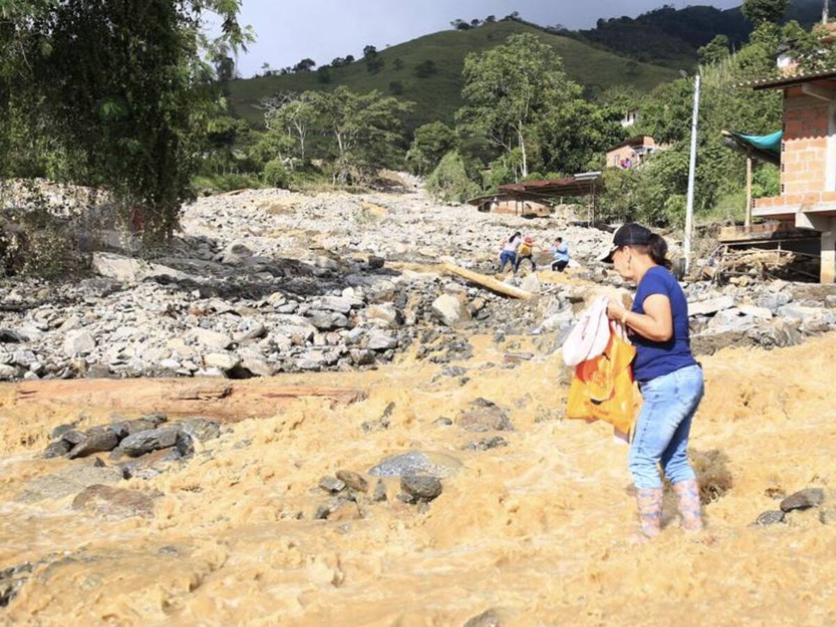 Más de 300 personas afectadas deja desbordamiento de quebrada en Briceño