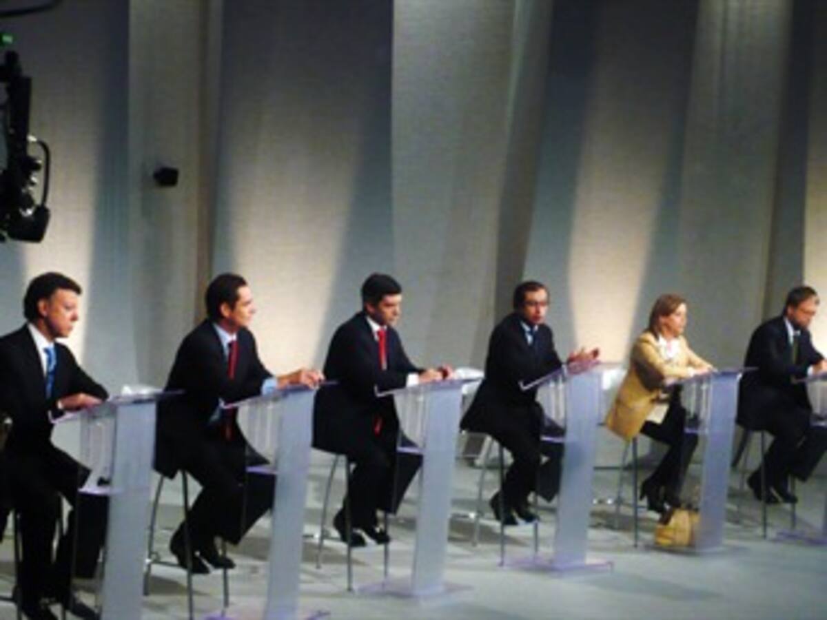 Libertad de prensa, tributos, elección de fiscal, pulcritud del Congreso, primeros temas