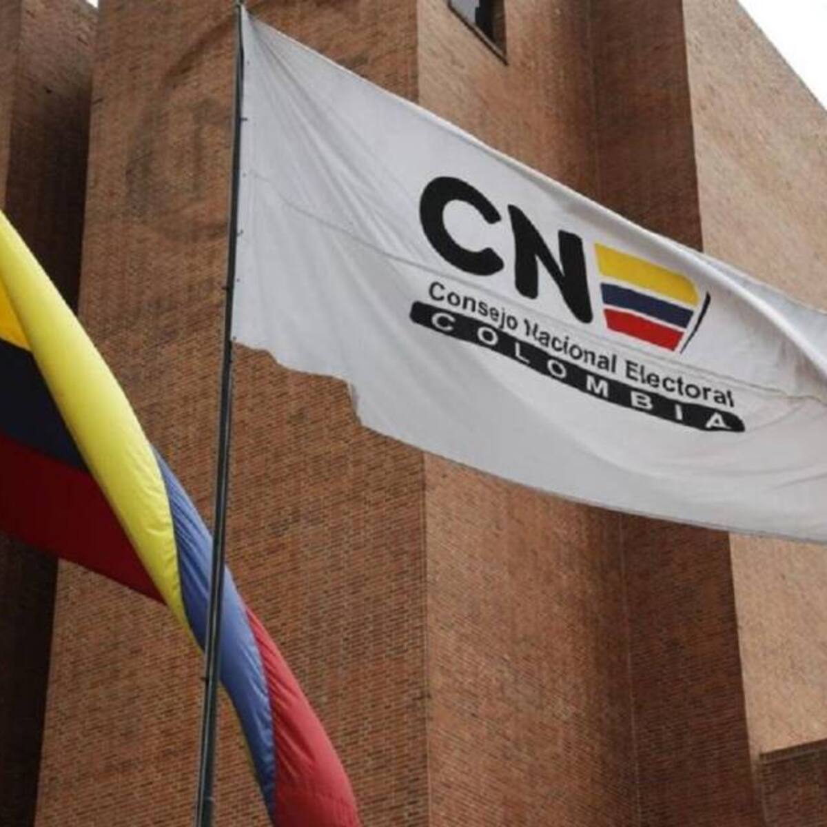 La fuerte puja por la que se aplazó la elección de los nuevos magistrados del CNE