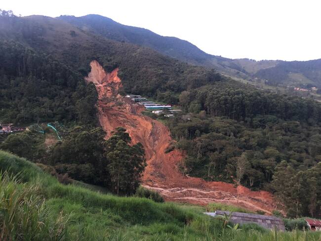 San Antonio de Prado: sube a 58 el número de viviendas evacuadas por deslizamiento