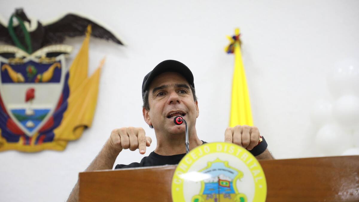 Seguridad, energías renovables e inversiones: temas de Char en instalación del Concejo