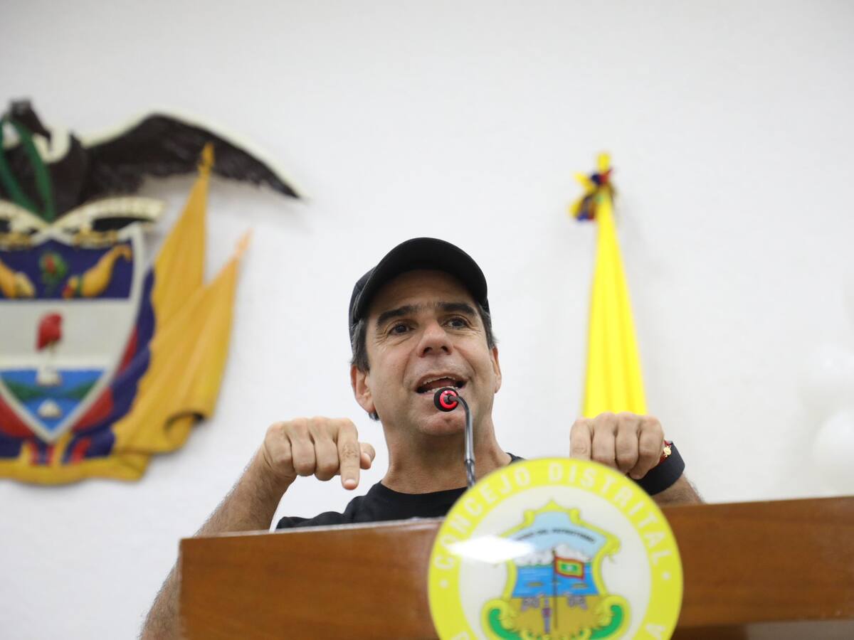 Seguridad, energías renovables e inversiones: temas de Char en instalación del Concejo