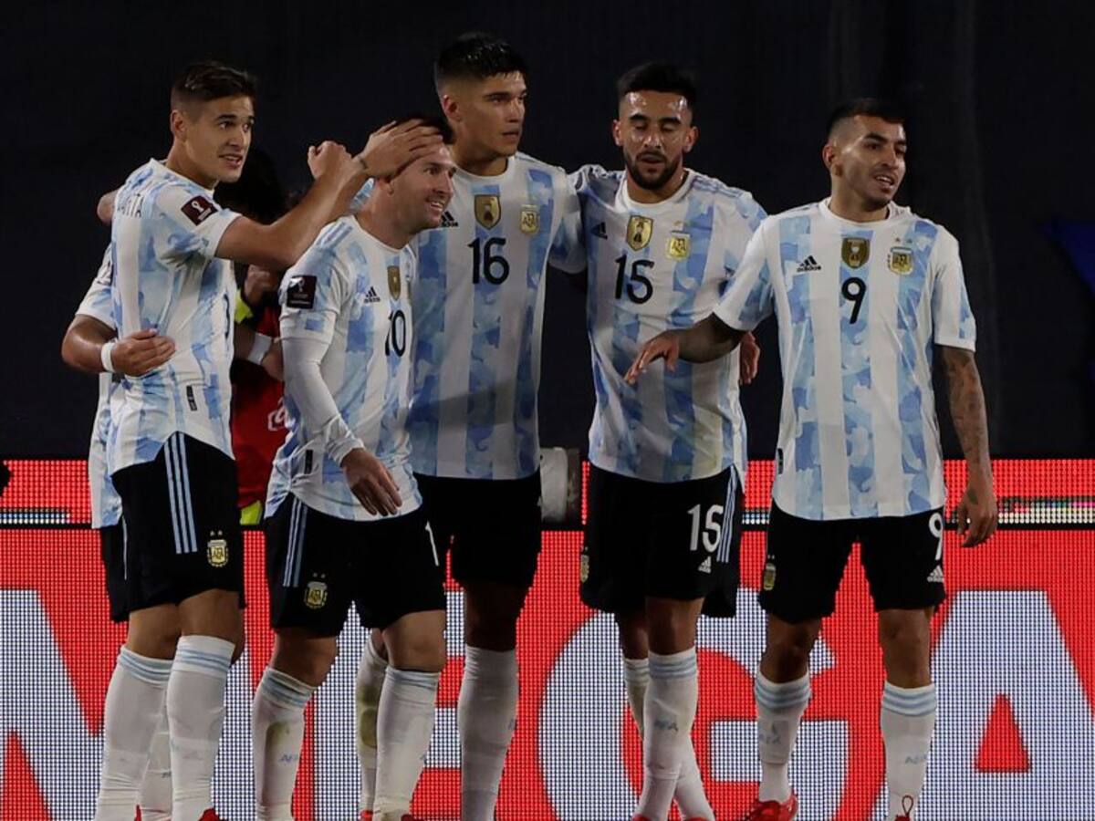 Argentina venció a Bolivia y cerró una noche redonda en el Monumental