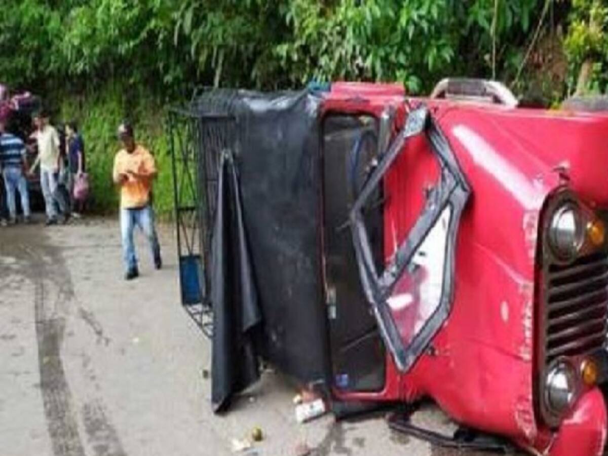 Menor de edad falleció cuando cayó del capacete de un carro en vías del oriente de Caldas