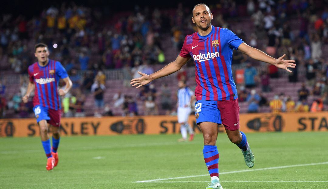 Martine Braithwaite festeja una de sus dos anotaciones con Barcelona.