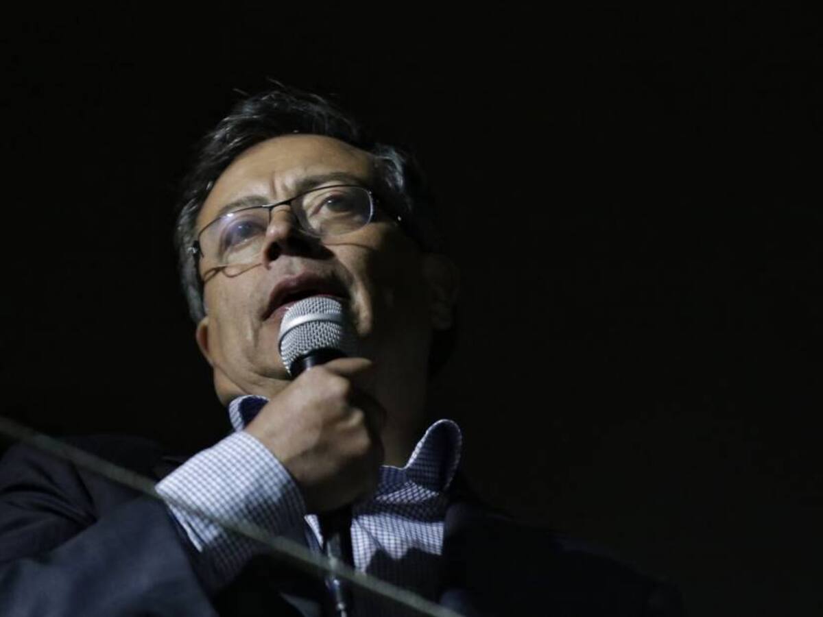 Debido al "trajín de la campaña", Petro suspende actividades por regiones