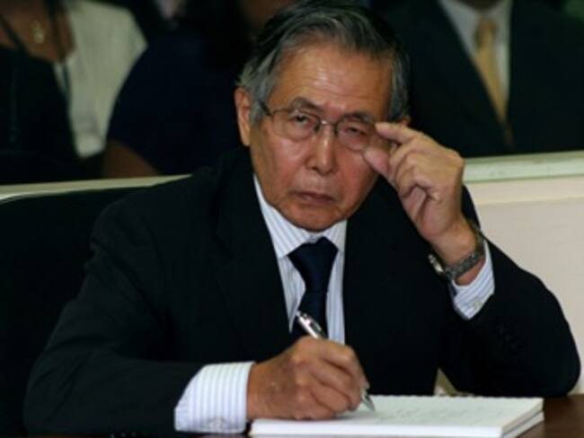 Fujimori vuelve a juicio en medio de controversia por estado de salud