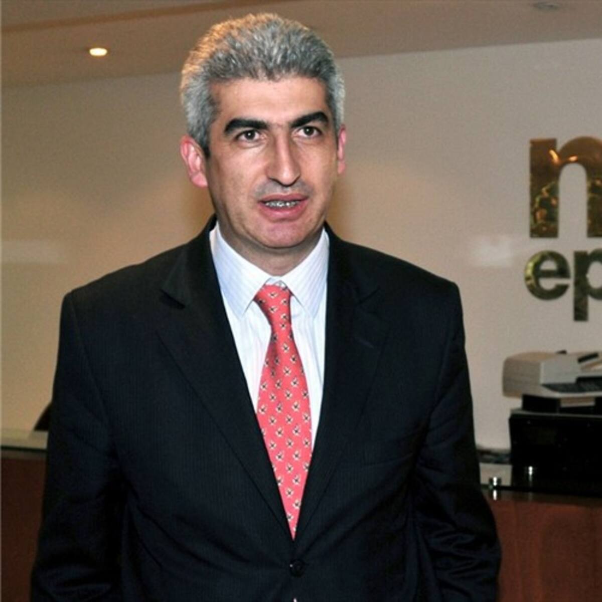 Fiscalía acusó a expresidente de la Nueva EPS y a otros exdirectivos por presunta corrupción