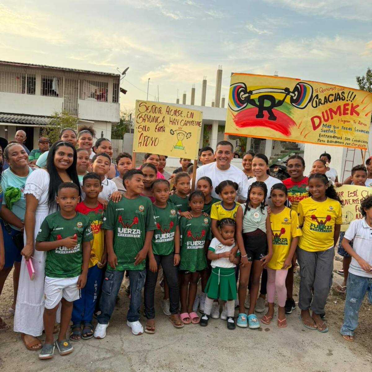 Niños pesistas de Bayunca tendrán nuevo gimnasio construido por el distrito
