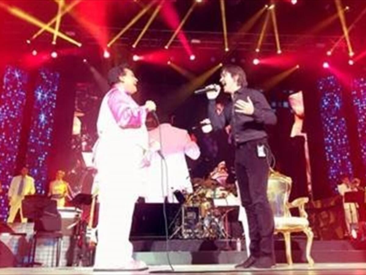 Juan Gabriel y Juanes cantaron “Querida” a las madres (Vídeo)
