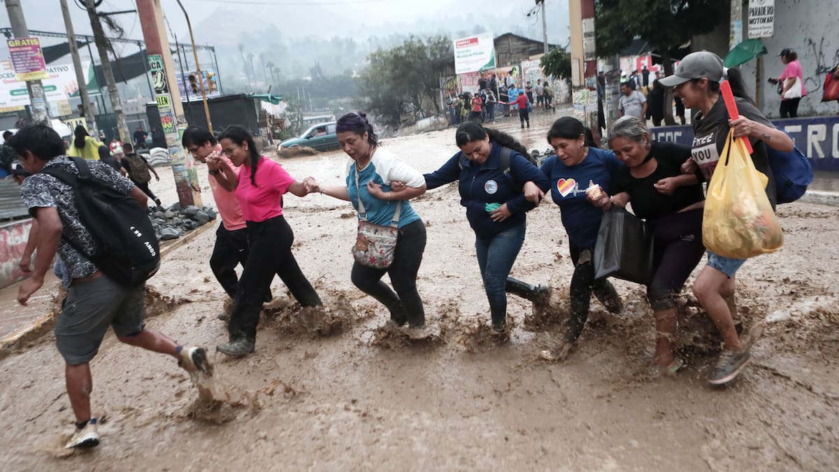 Alerta en Perú ante lluvias torrenciales e inundaciones en toda la costa del país