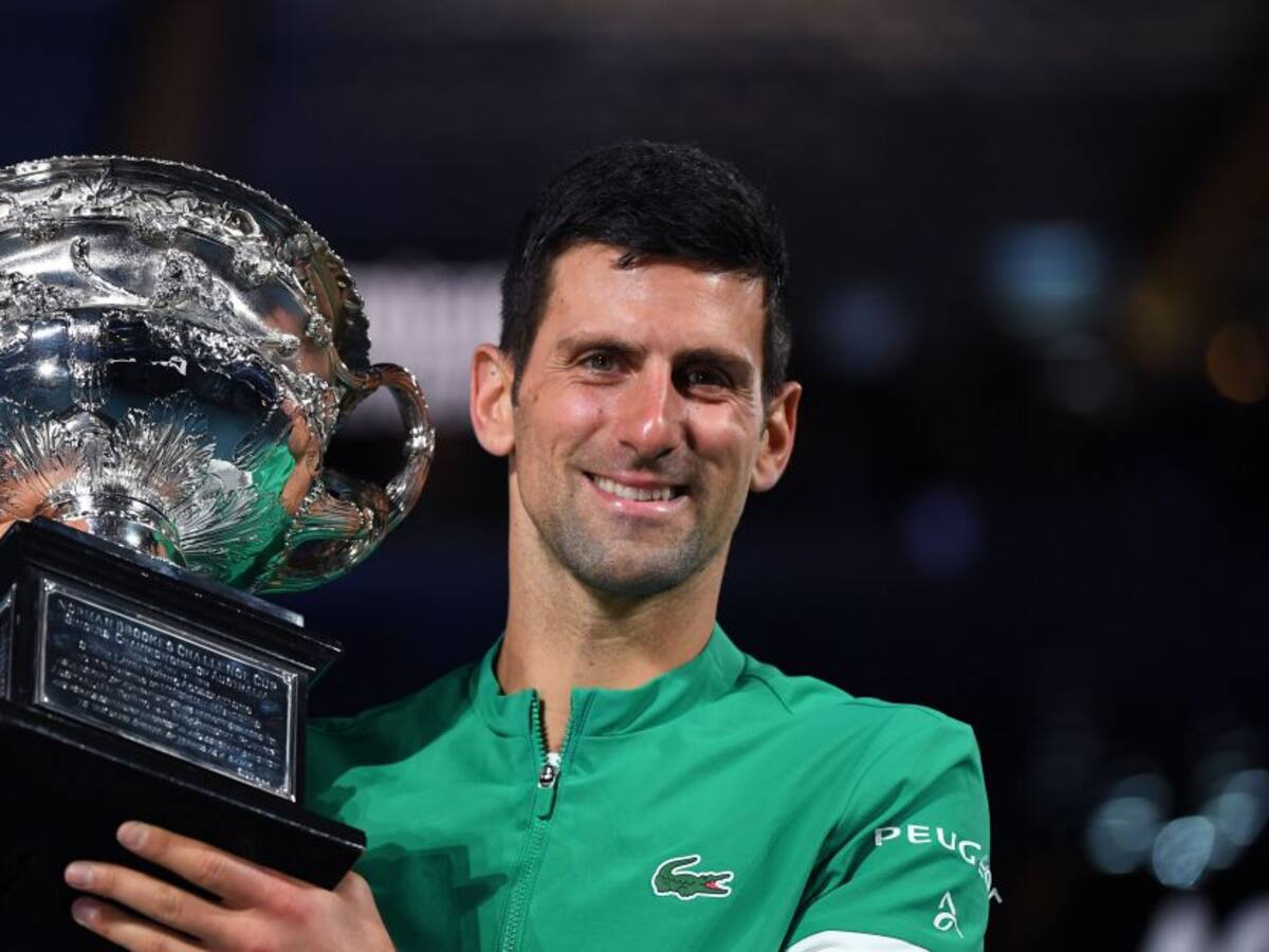 Djokovic aplastó a Medvedev y alzó su noveno título del Australian Open