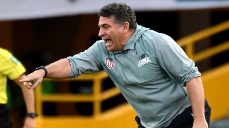 "Estoy listo para dirigir una selección, más si es la de mi país" Suárez