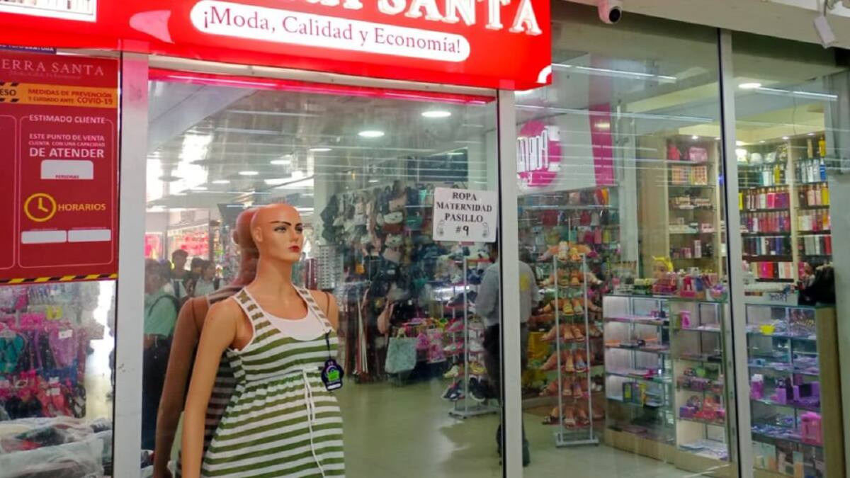 Autoridades realizan operativos en almacenes Tierra Santa de Barranquilla