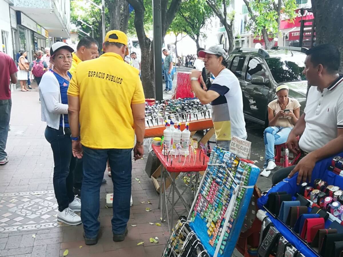 Vendedores informales y alcaldía acordarán el plan “volver al centro"