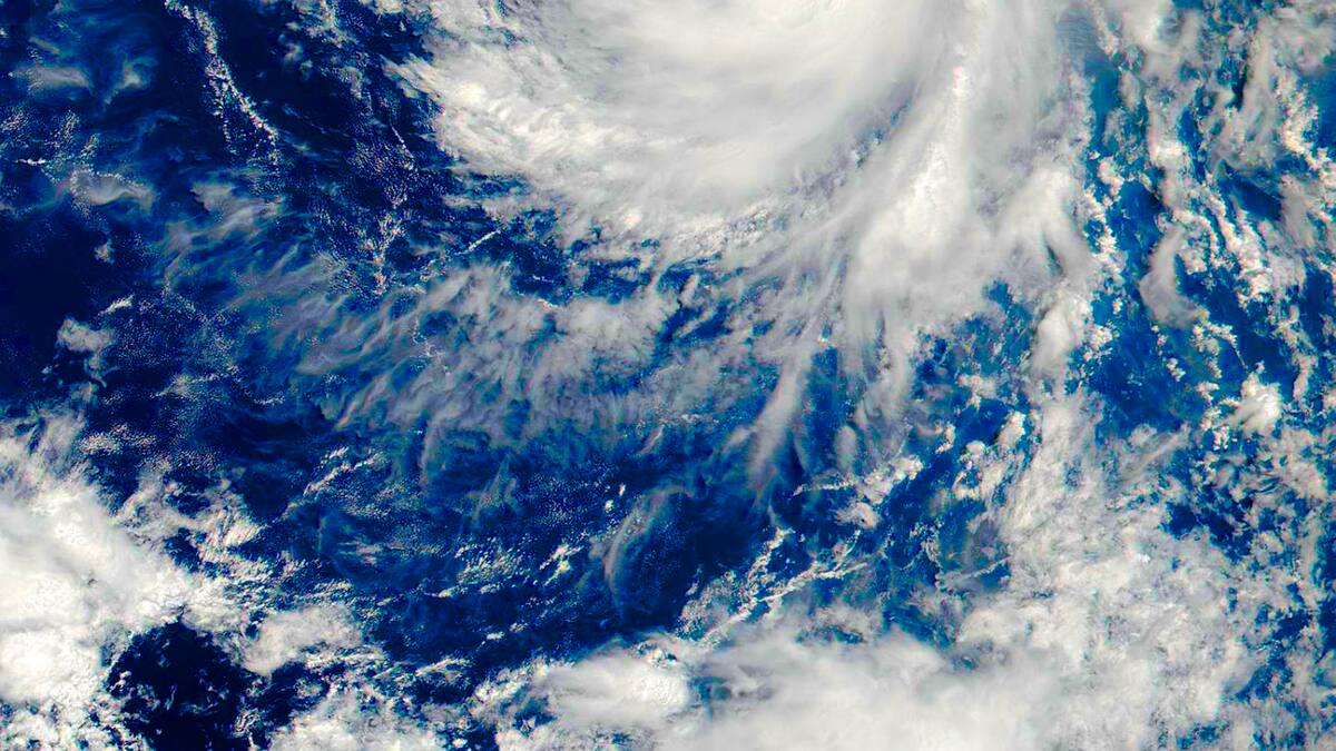 Huracán Hilary sube a categoría 4 en su camino por la costa de México y Estados Unidos
