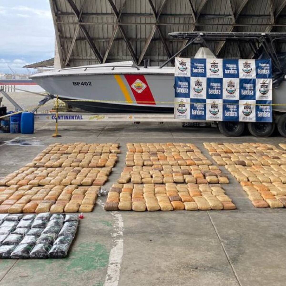 Incautan más de una tonelada de cocaína y marihuana en el Pacífico