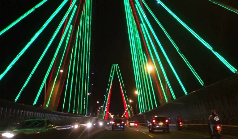 Las luces han estado encendiéndose hasta más tarde de lo indicado.