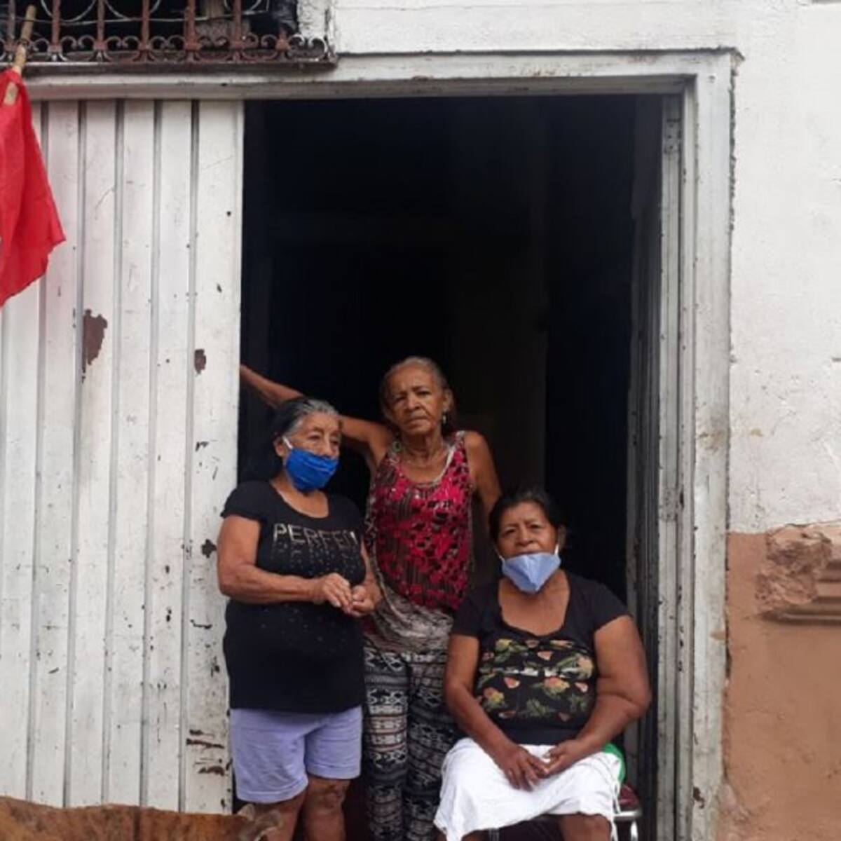 La vendedora de chuzos: "Dos meses con el trapo rojo y no llega nada"