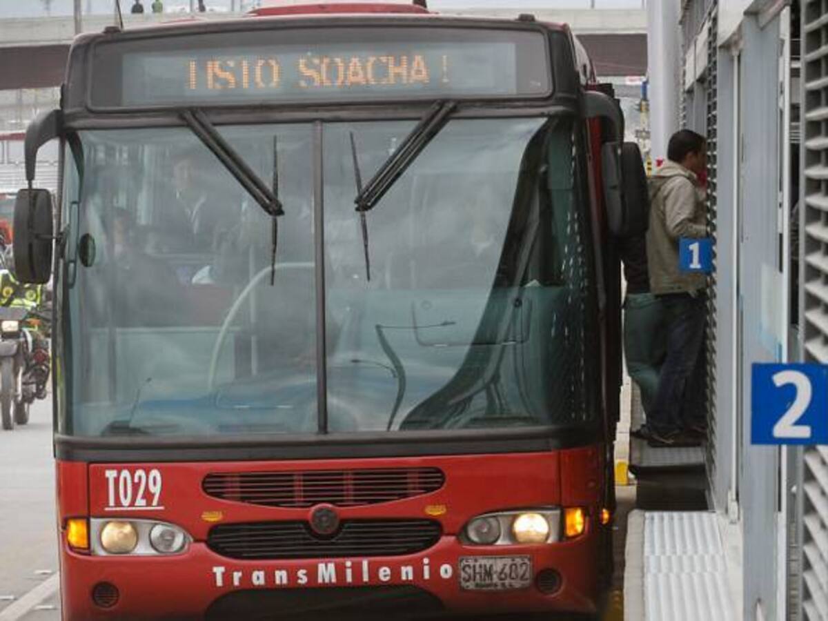 Exigen celeridad en cambio de buses de Transmilenio