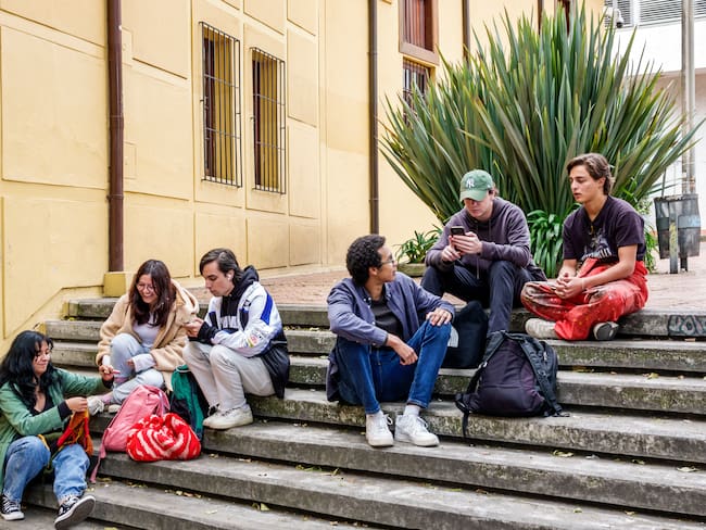 Estudiantes universitarios en Bogotá. Foto: Getty Images.