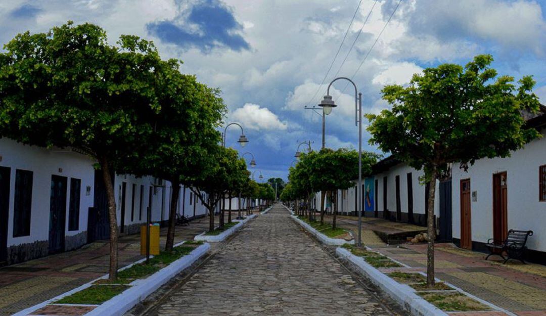 Calles, amplias y empedradas que evocan la causa emancipadora.