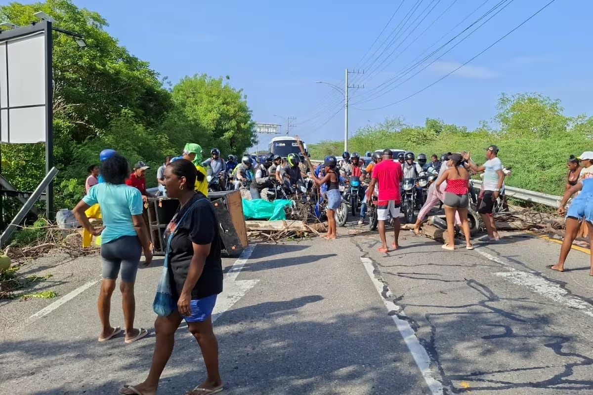 Bloqueo en La Boquilla por falta de energía. // Cortesía
