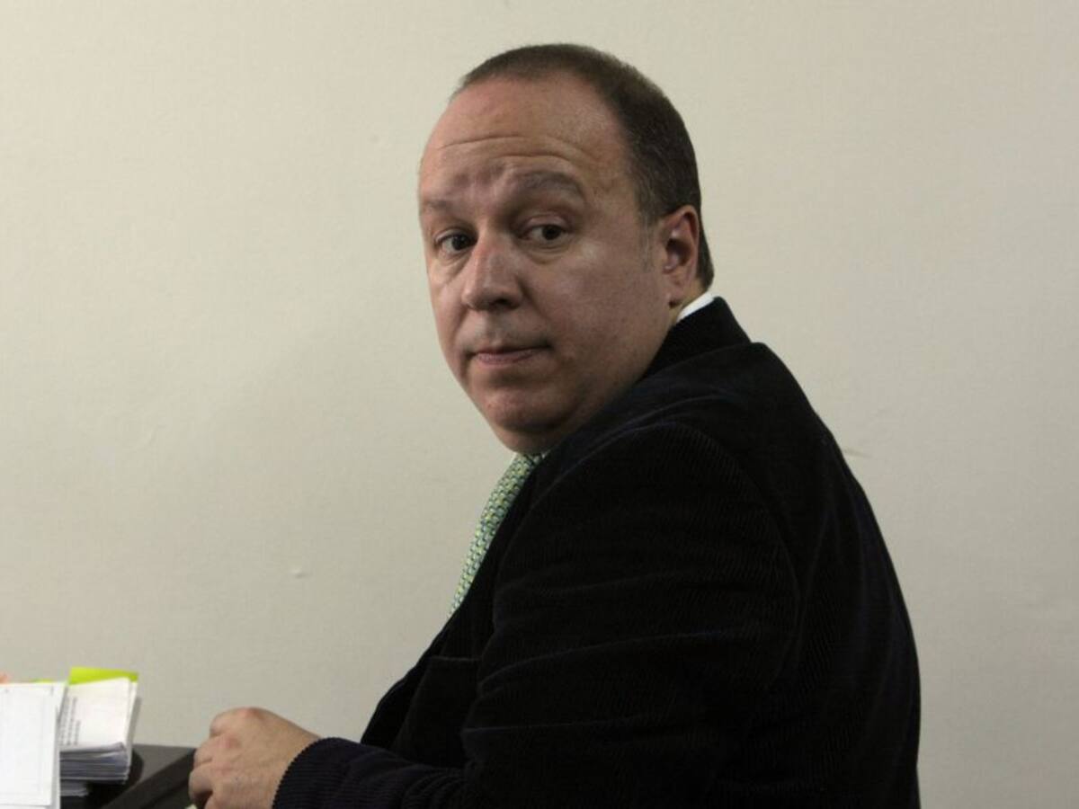 Con tutela, el exfiscal antimafia Camilo Bula, pide casa por cárcel