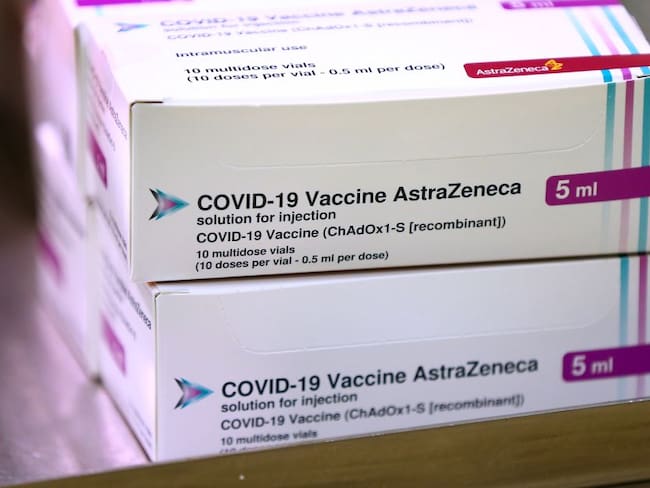 Las autoridades sanitarias estadounidenses no han avalado el uso de la vacuna de Oxford y AstraZeneca contra el COVID-19 en el país. 