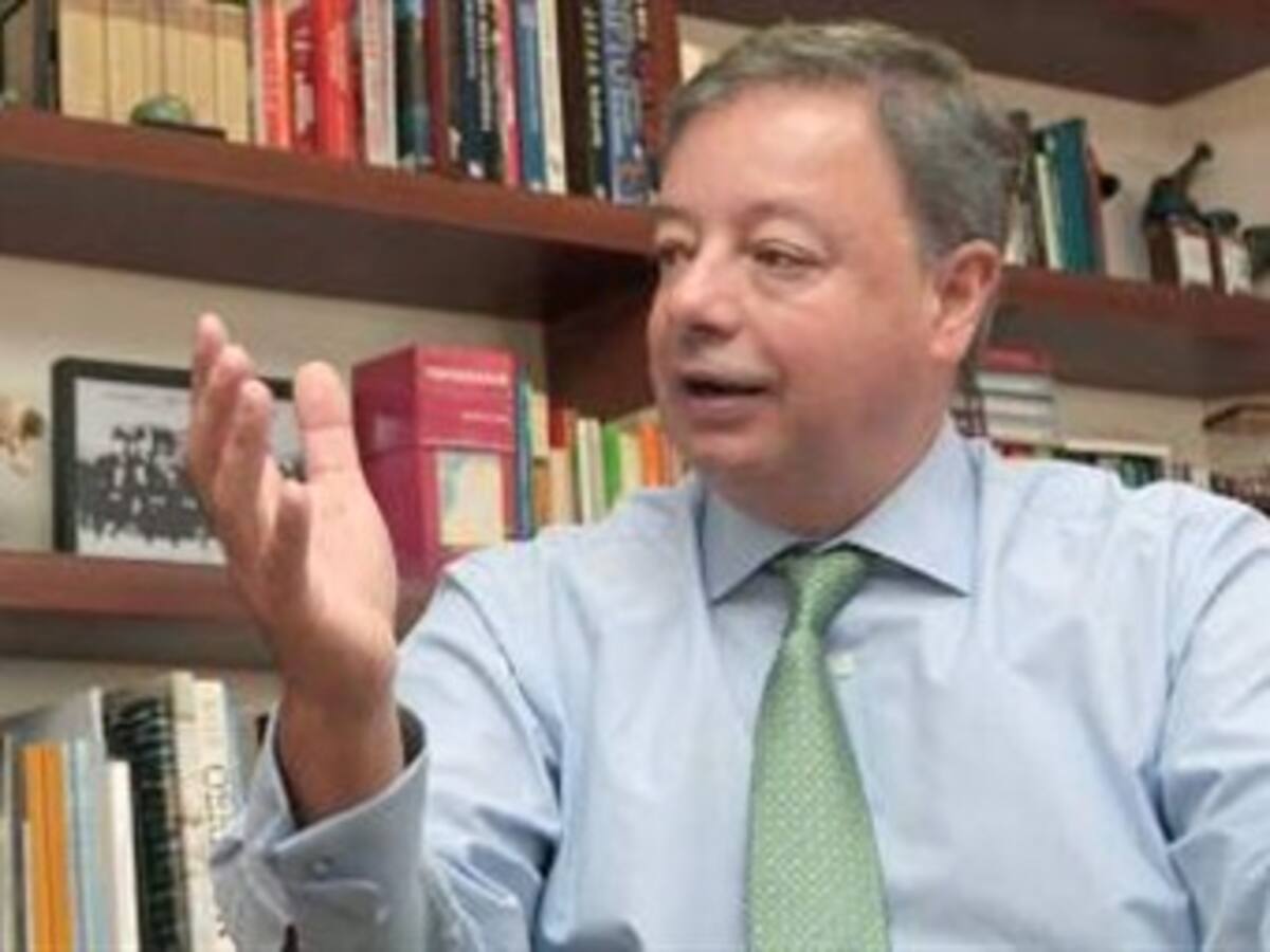 Uribe denunció a Gabriel Silva por injuria y calumnia