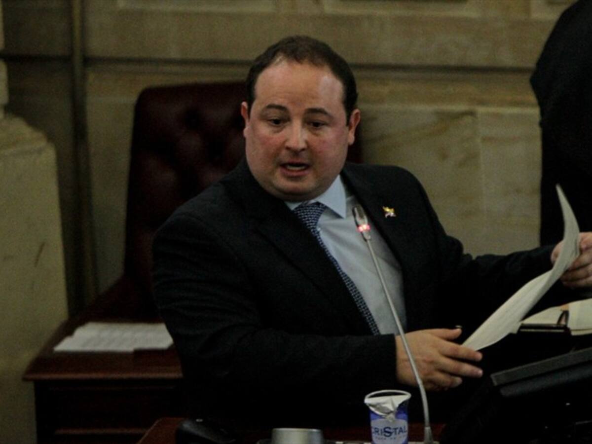 Subir los salarios fue una promesa de campaña: Fernando Araújo