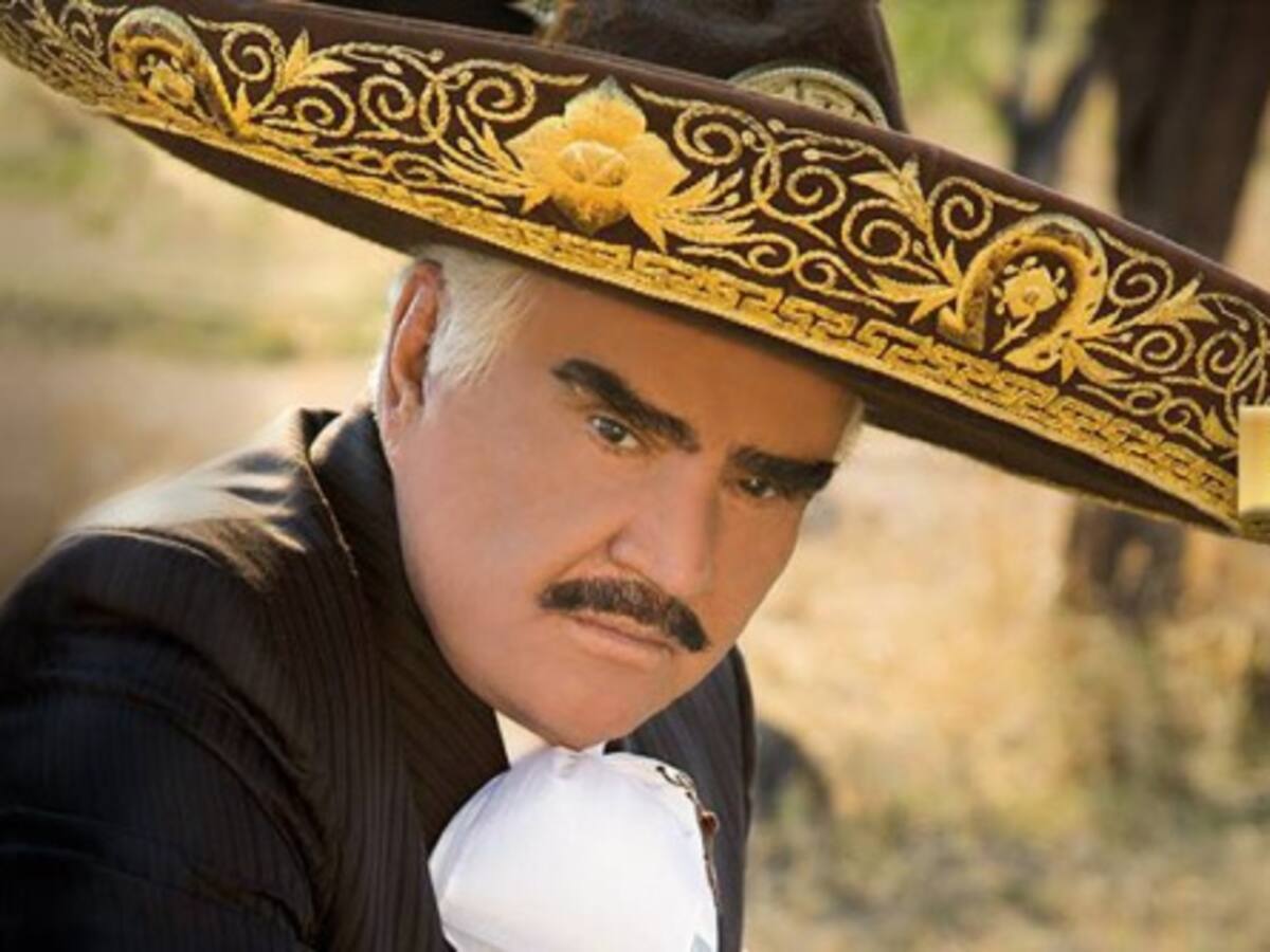 Vicente Fernández presenta su nueva canción "En La Cárcel de Tu Adiós"