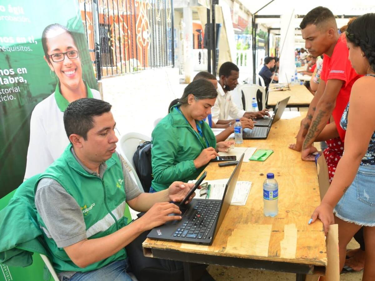 PES- Pedro Romero este viernes en el barrio El Libertador