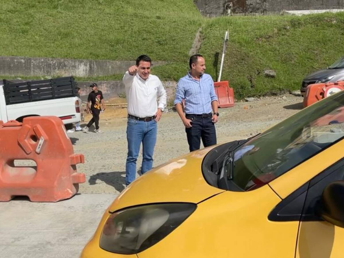 El alcalde Manizales, Jorge Eduardo Rojas abrió oficialmente el puente uno de Los Cedros