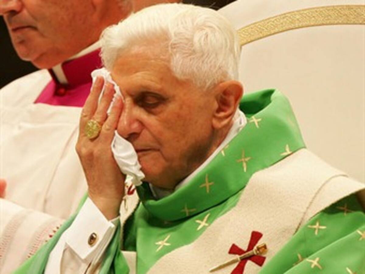 La revista italiana ‘Panorama’ afirma que el papa renuncia por el escándalo ‘Vatileaks’