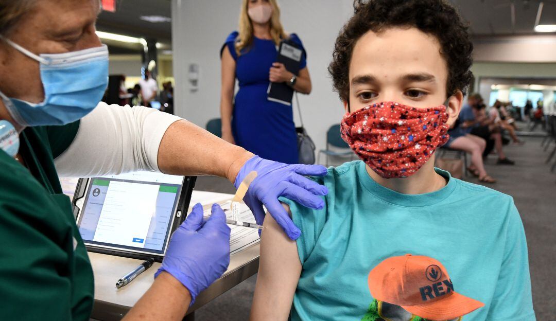 Un joven vacunado en Estados Unidos 