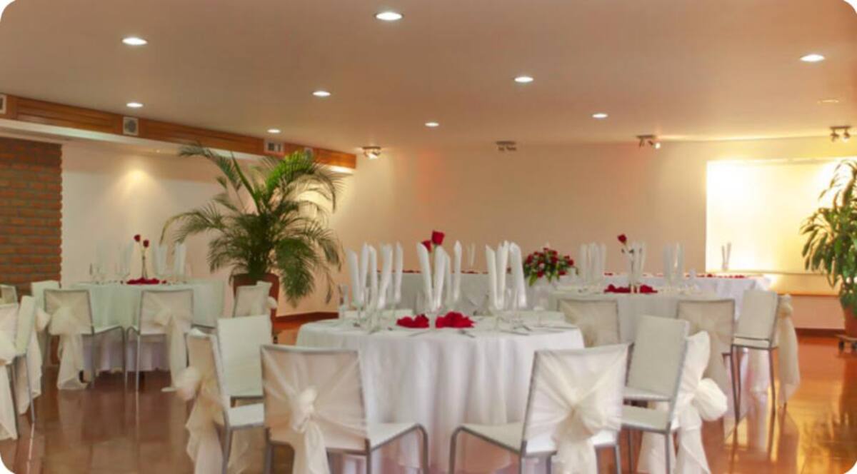 Habitaciones con todas las comodidades, restaurantes y ubicación céntrica son algunas de las ventajas que ofrece el Hotel Sicarare además de las tarifas especiales para Semana Santa en Valledupar.