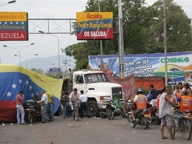Amanecen cerradas las fronteras entre Colombia y Venezuela por elecciones