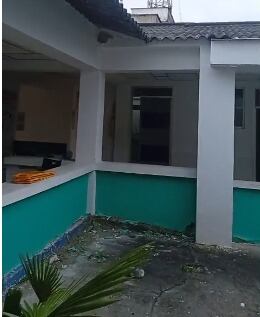 La subestación de Policía sufrió graves daños por los explosivos.