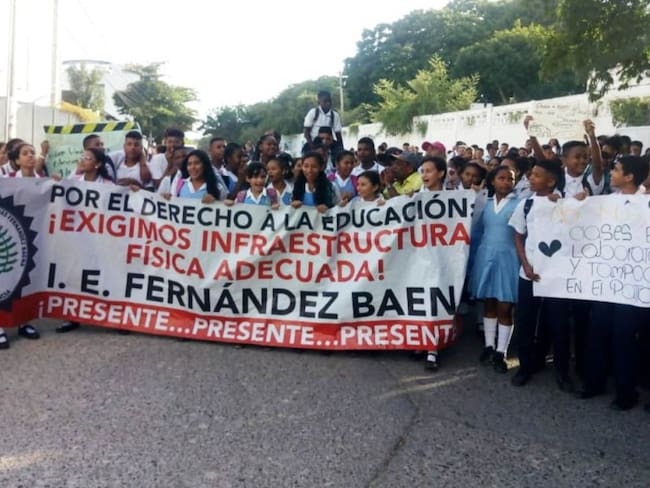 Queremos aulas: estudiantes del Fernández Baena en Cartagena