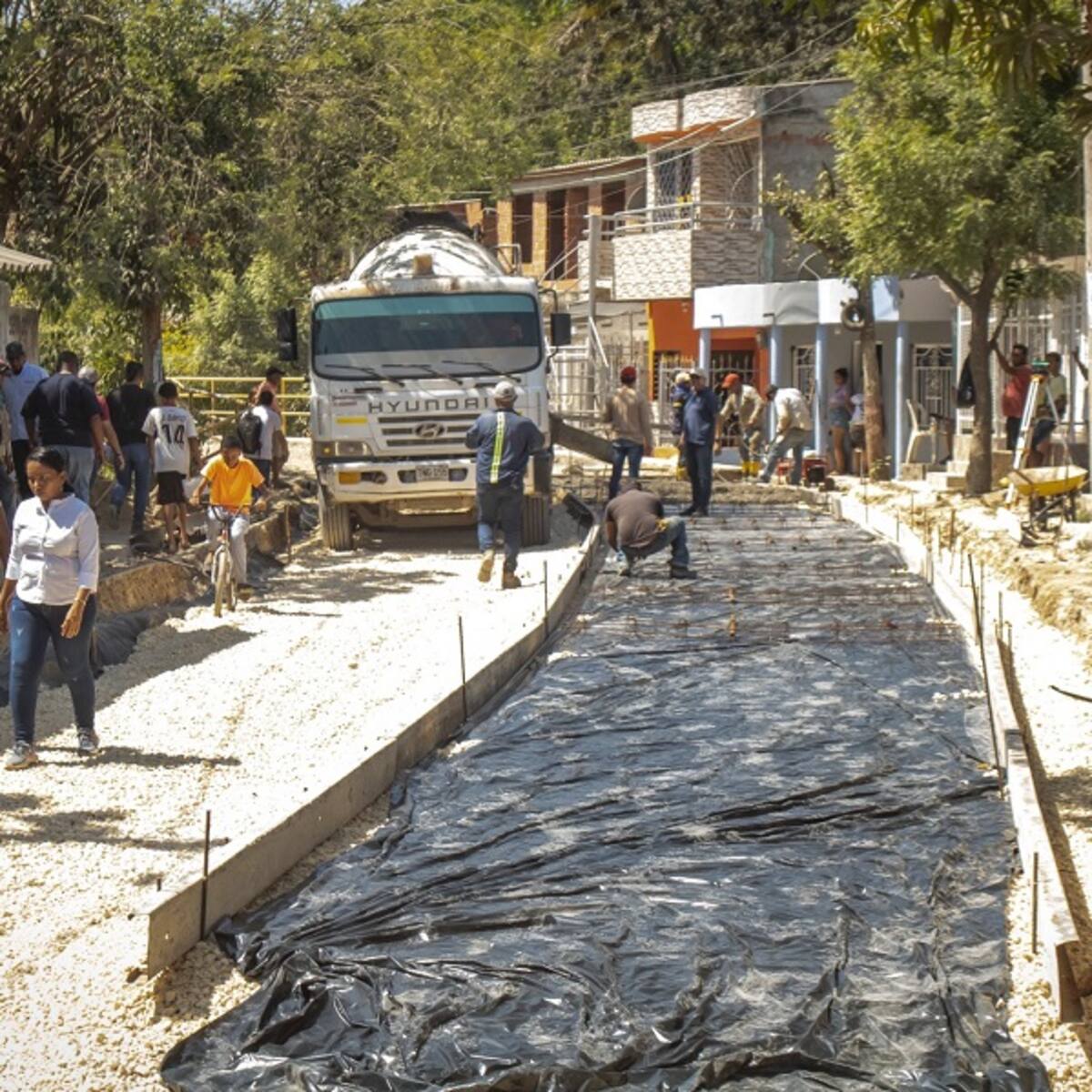 Inició adecuación de la vía en La Loma del Pae en Turbaco