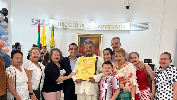 Condecoraron a Fernando Sanabria, músico de Bucaramanga