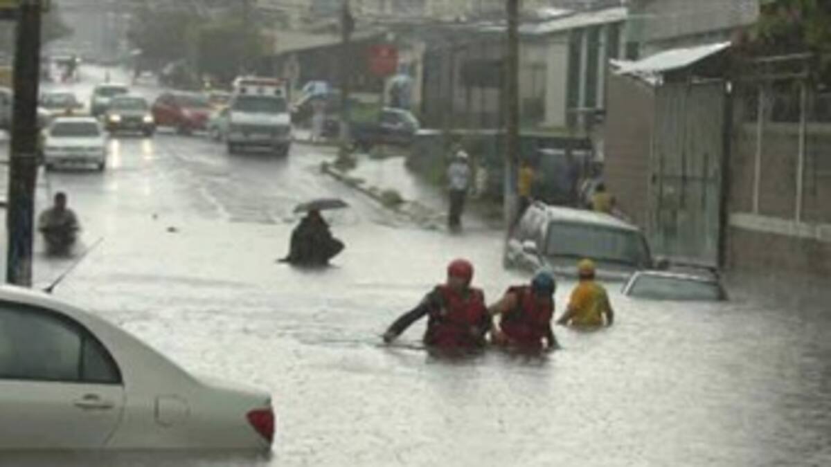 Cerca de 40 viviendas afectadas por inundación en la Localidad San Cristóbal