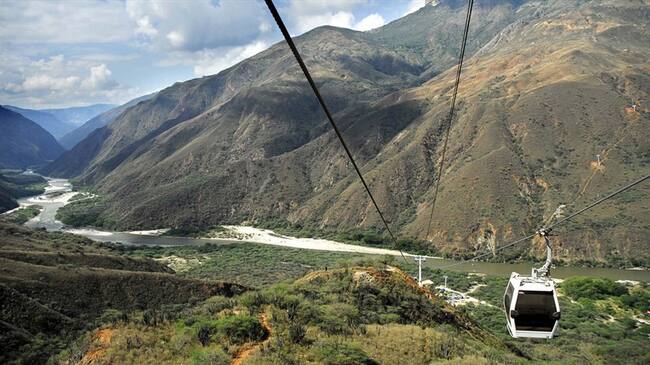 El teleférico del Chicamocha recorre seis kilómetros desde la Mesa de Los Santos hasta Panachi. Foto: Colprensa